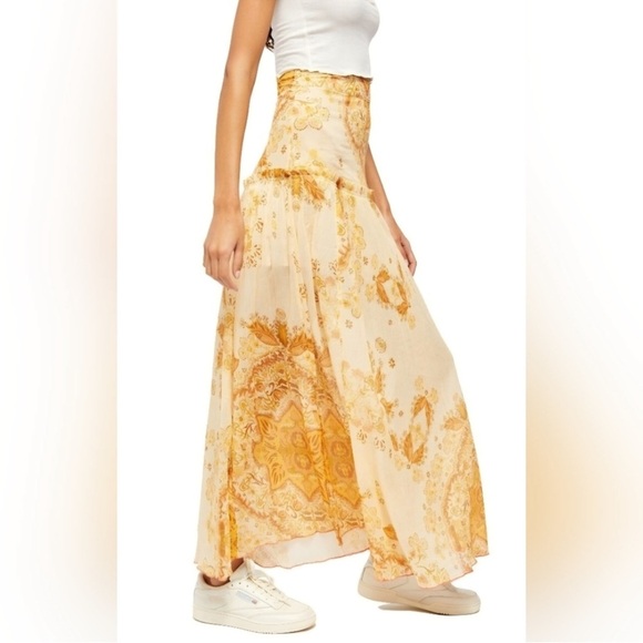 Women’s FREE PEOPLE Farrah drop waist maxi skirt- printed tiered combo. Size 8 - Picture 2 of 10